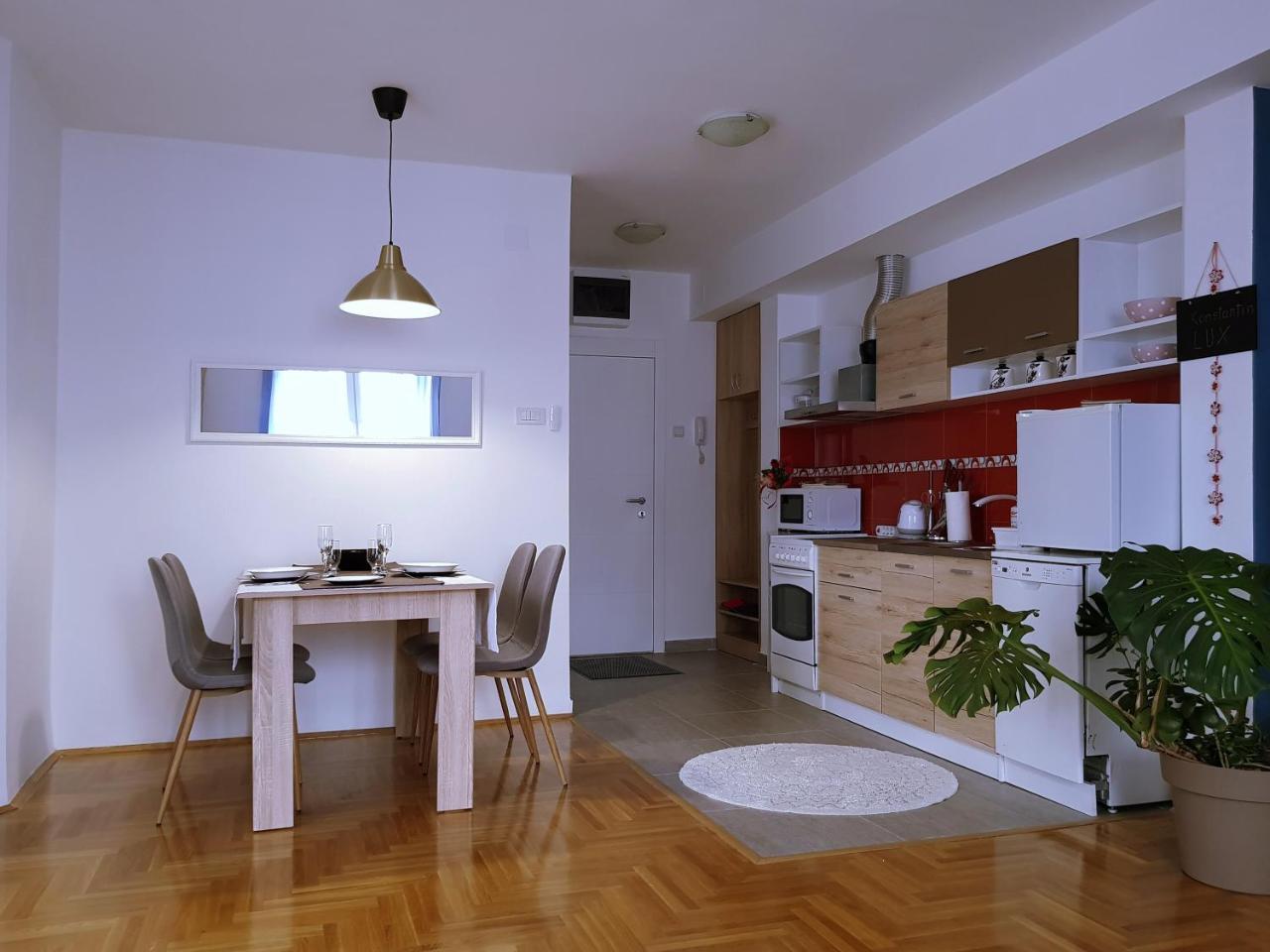 דירות סובוטיקה Konstantin Lux מראה חיצוני תמונה